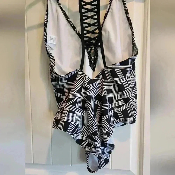 VENUS STRAPPY RACER BACK ONE PIECE BATHING SUIT - Picture 7 of 8
